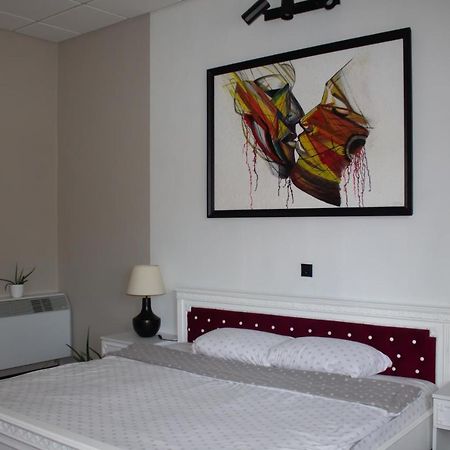 Yox Apartment 1 Oradea Exteriér fotografie