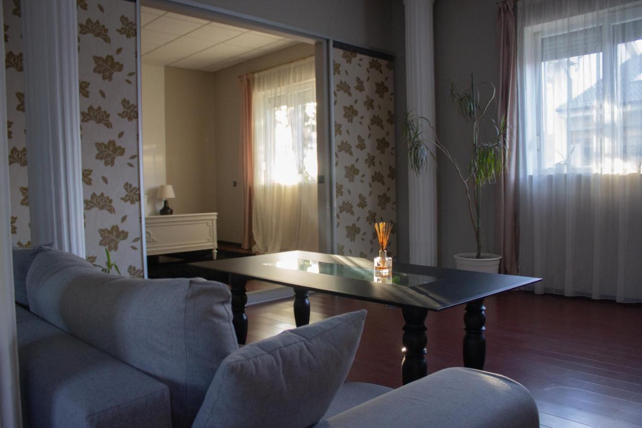 Yox Apartment 1 Oradea Exteriér fotografie