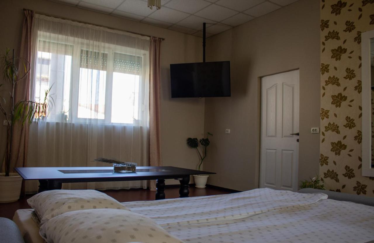 Yox Apartment 1 Oradea Exteriér fotografie