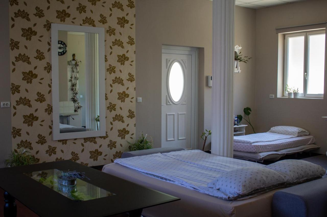 Yox Apartment 1 Oradea Exteriér fotografie